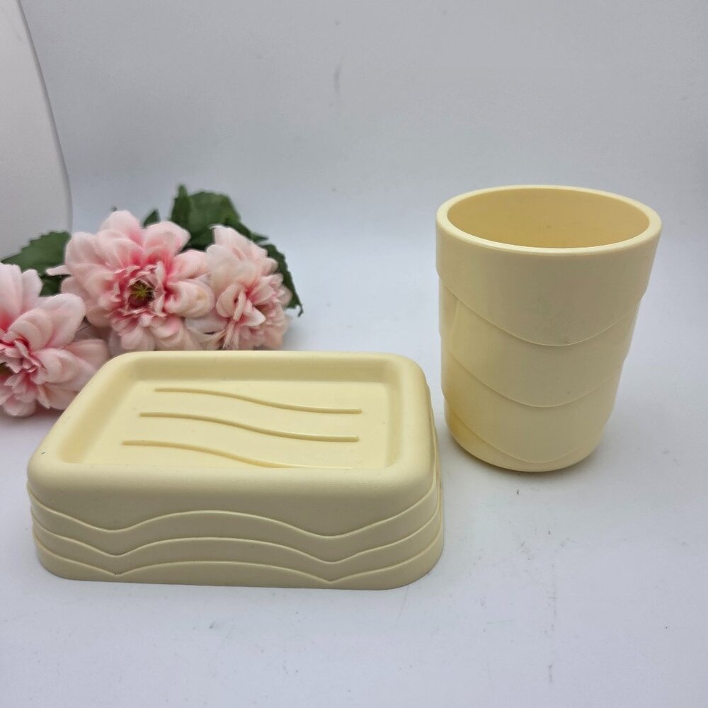 Vintage Buttercup Yellow Plastic Bathroom Set Retro Mid Century Hong Kong